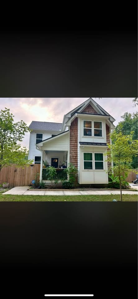 Durham Single Room: 1477 MAPLEWOOD DR.