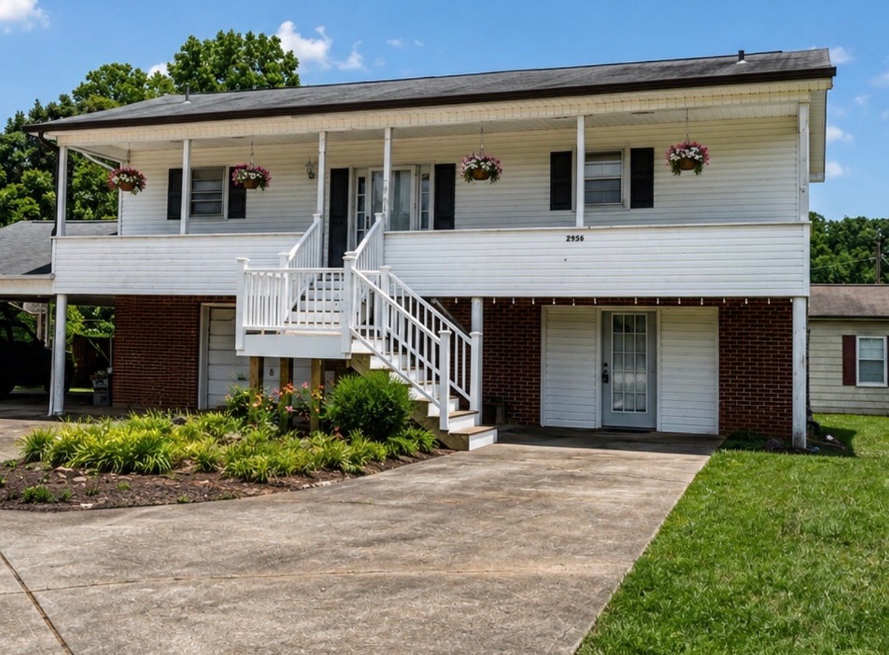 Valdese House: 2956 Green Pasture Ln