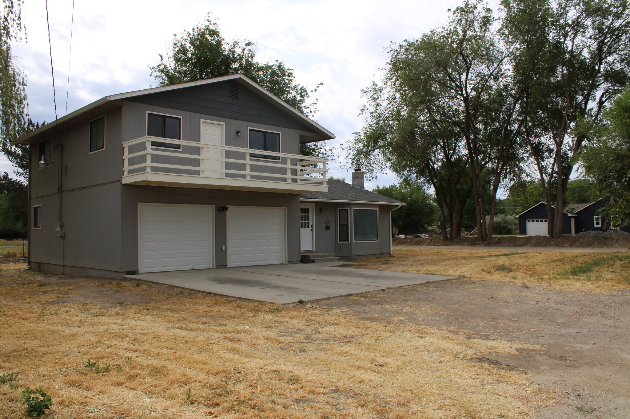 Homedale House: 101 S 6th St W