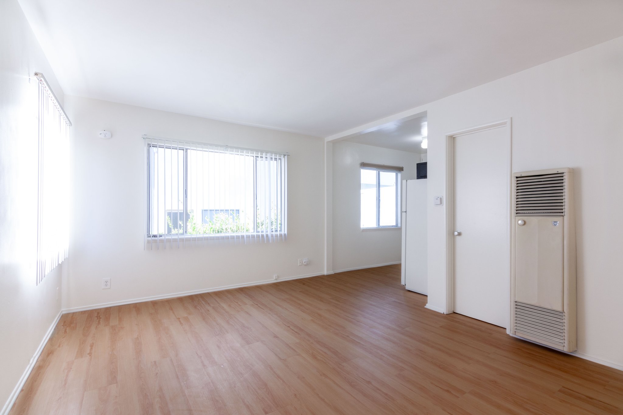 Los Angeles Apartment: 1243 Federal Ave