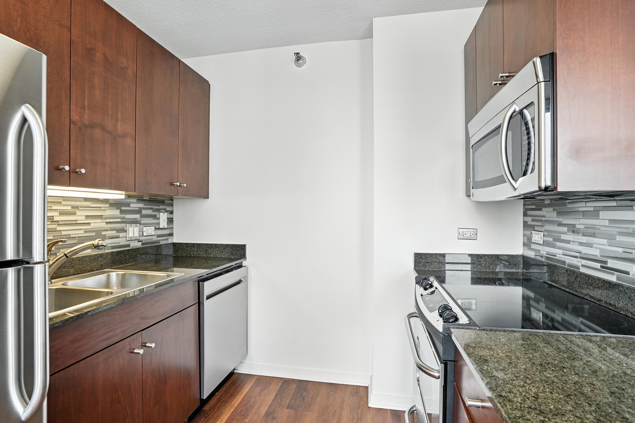 Chicago Condo: 517 N Orleans