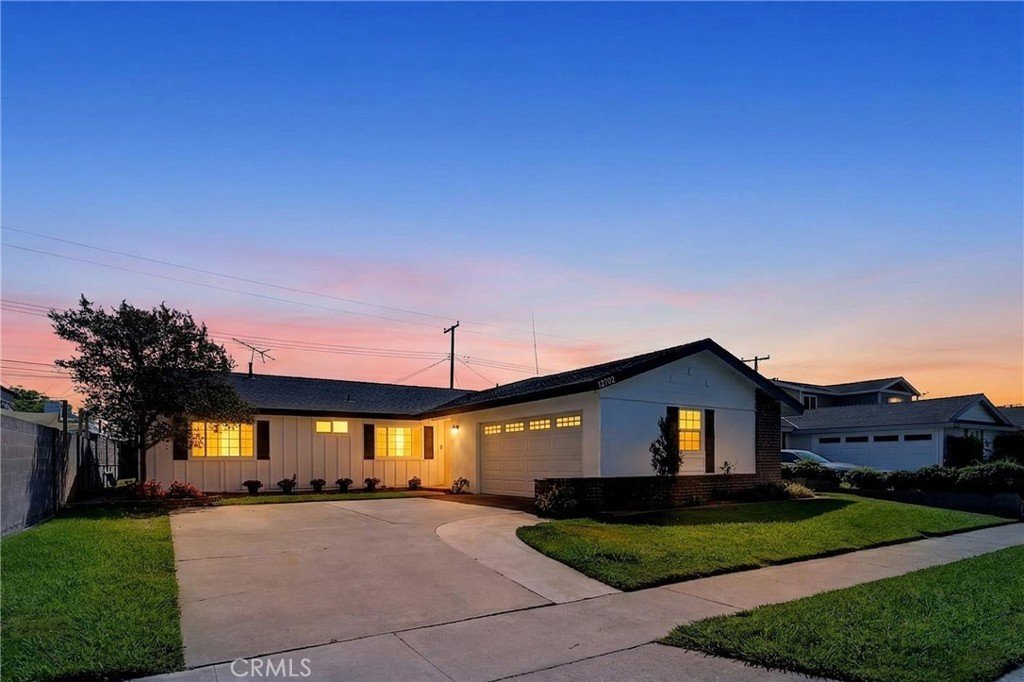 Garden Grove House: 12702 Taylor St