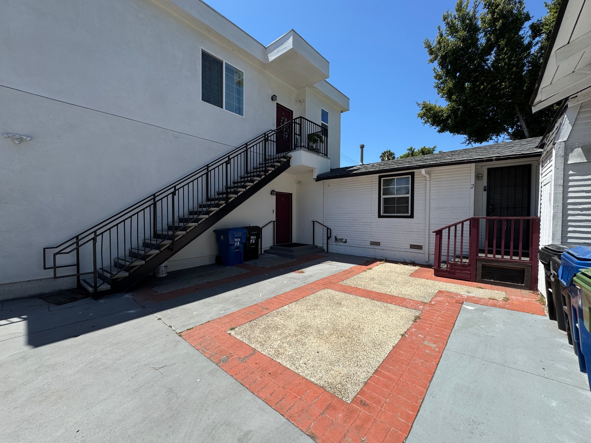 Van Nuys Multiplex: 14224 Friar St Unit 1