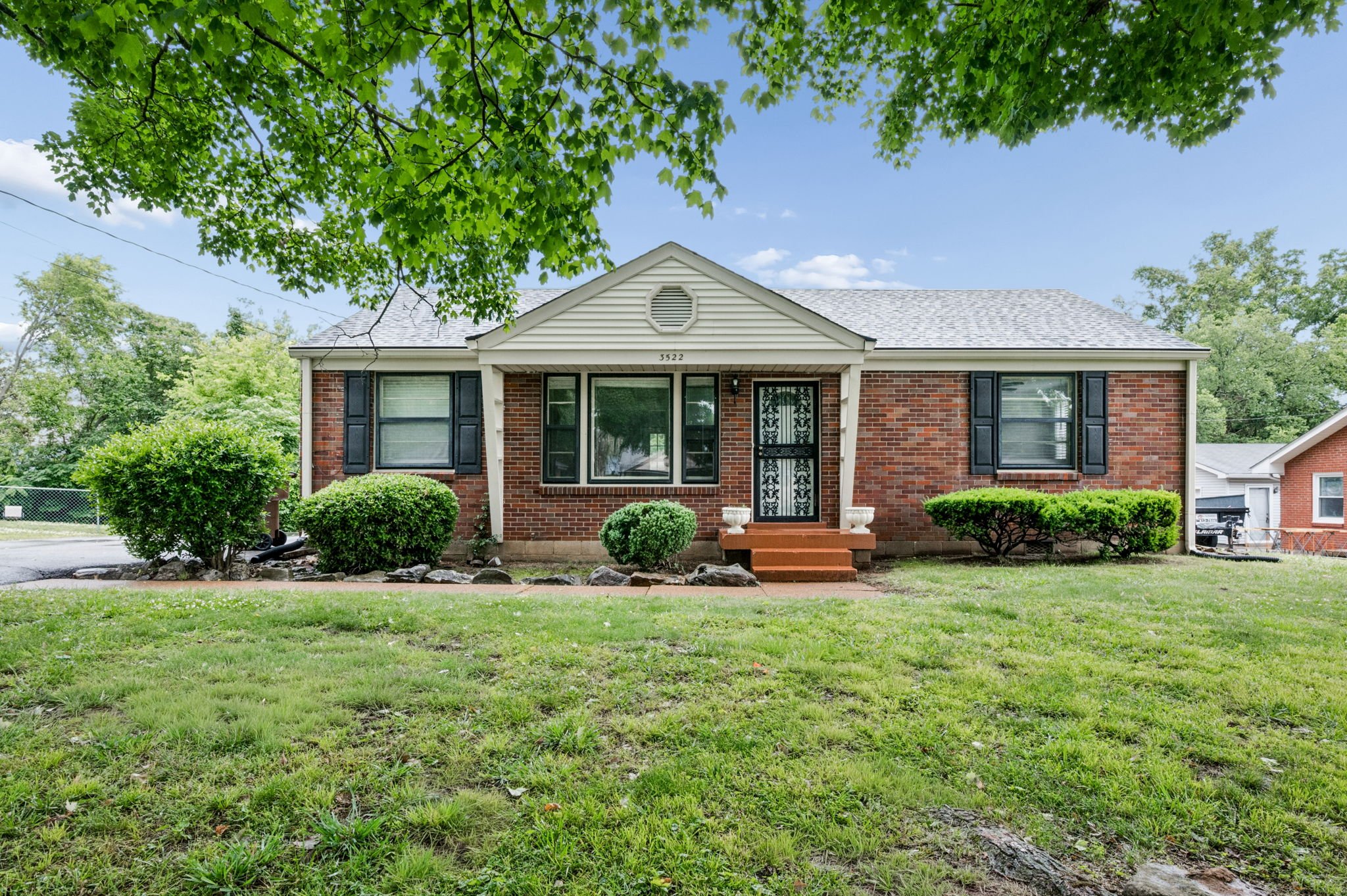 Nashville House: 3522 Hewlett Dr