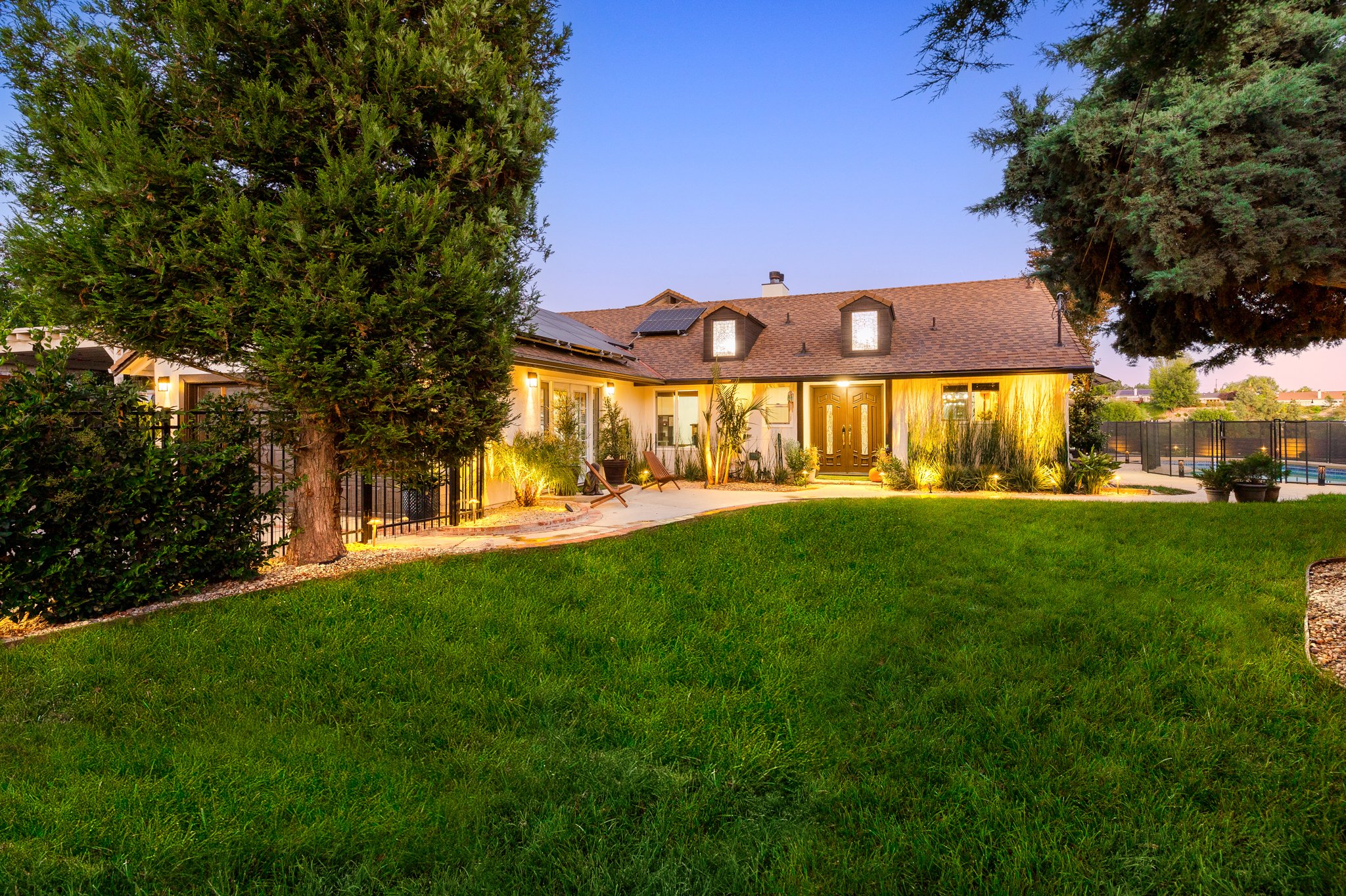 West Hills House: 7130 Gateshead Way