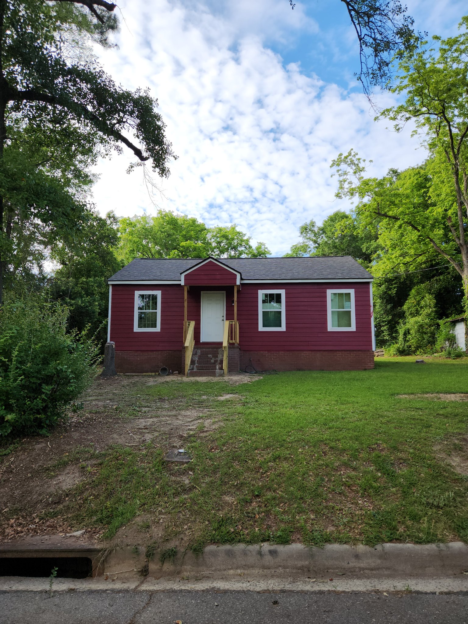 Macon House: 3533 Carroll Ave