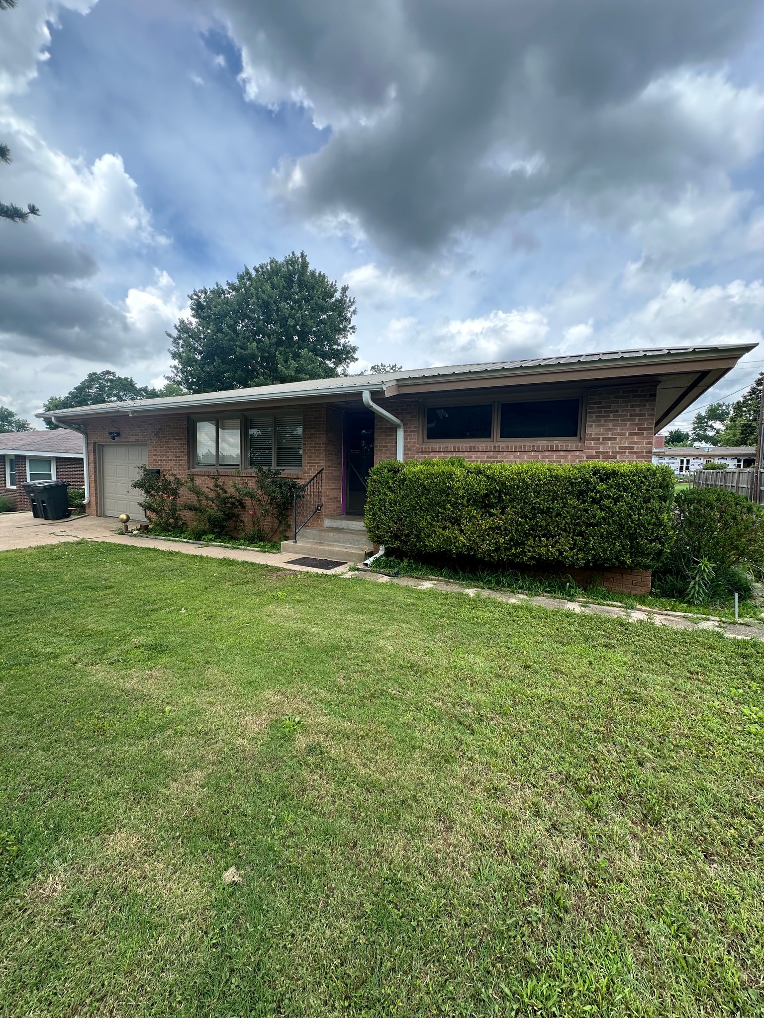 Bartlesville House: 3306 Harvey Rd