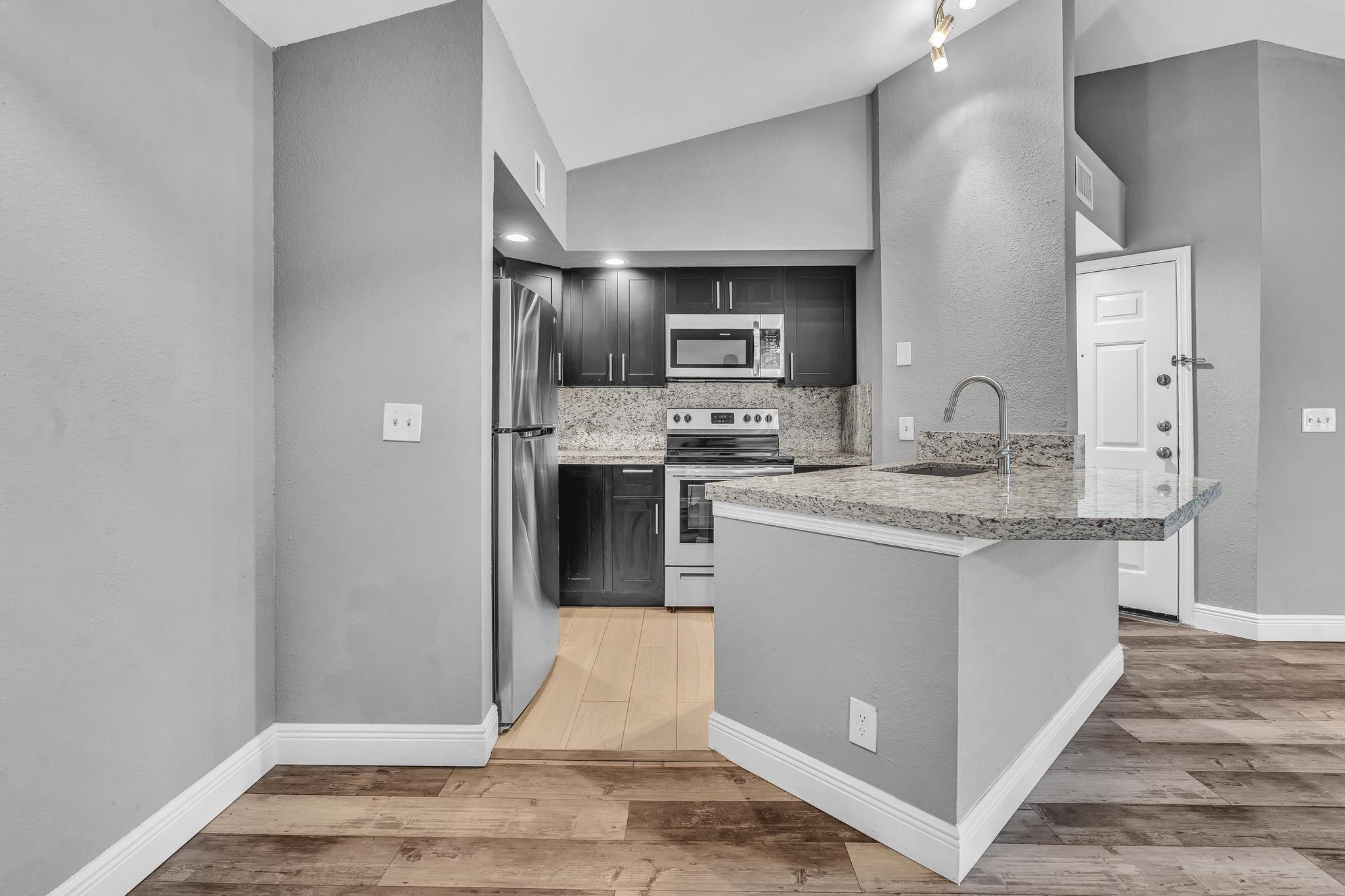 Margate Condo: 3300 Pinewalk Dr N