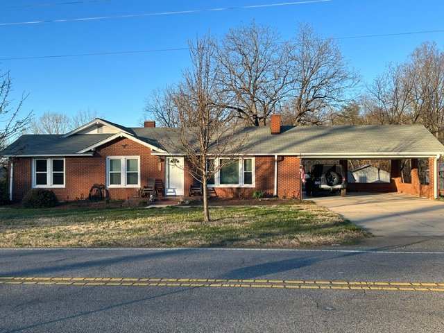 Lexington House: 416 Enterprise Road