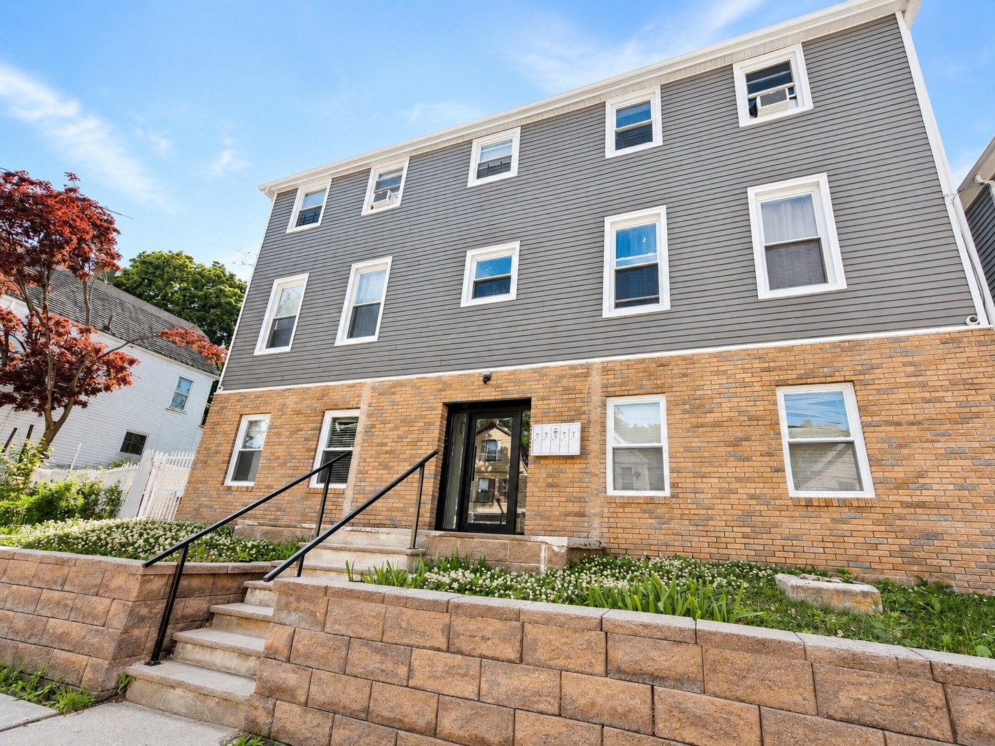 Irvington Condo: 121 Brookside Ave