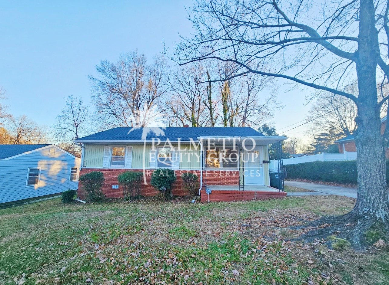 Greensboro House: 2307 Maywood St