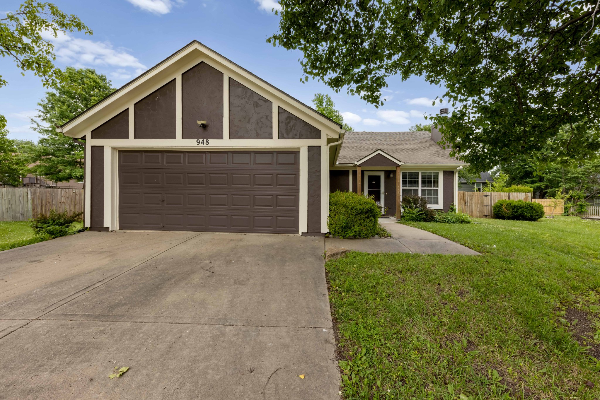 Olathe Other: 948 N Pine St