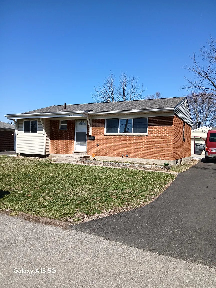 Columbus House: 4048 E Livingston Ave