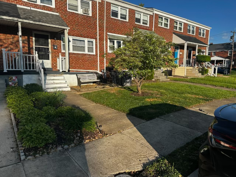 Halethorpe Townhome: 5421 Highridge St