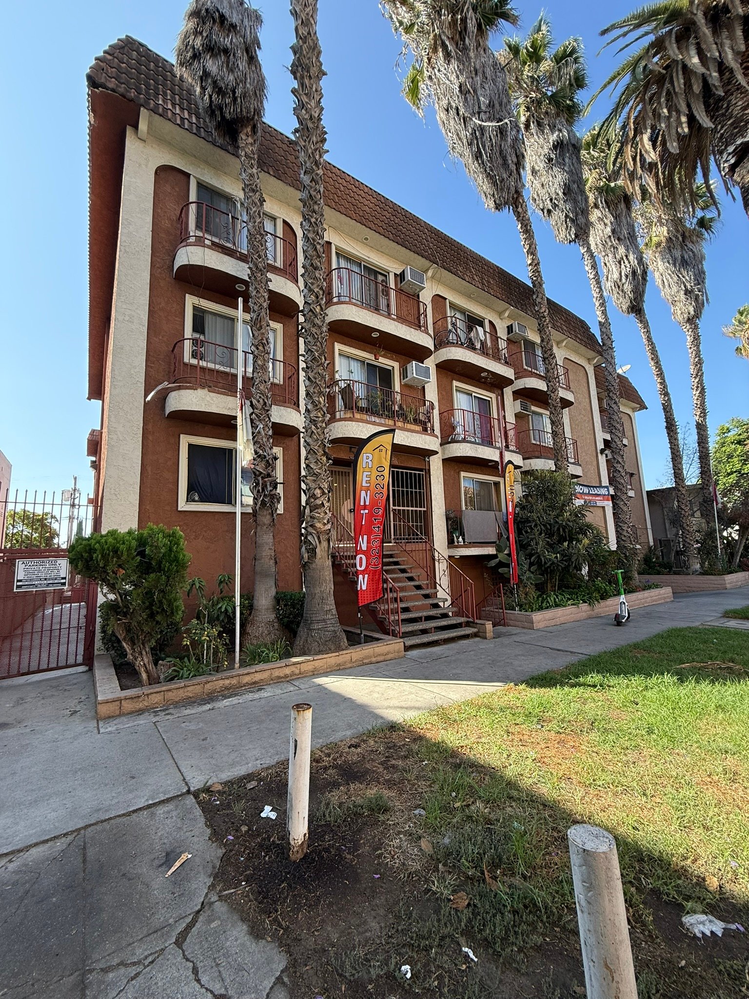 Los Angeles Apartment: 509 N Berendo Street