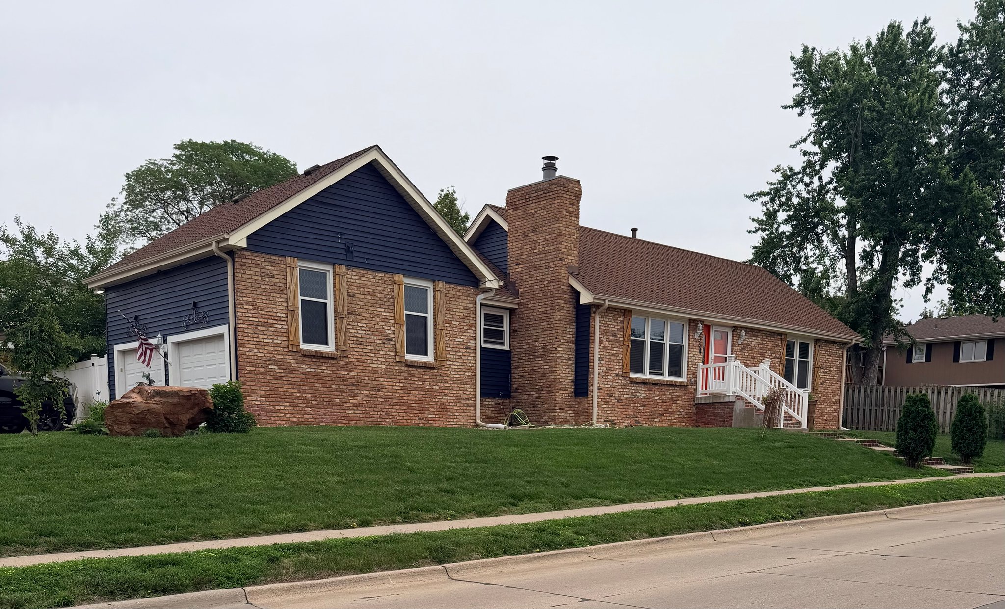Omaha Single Room: 4955 Lakeshore Dr