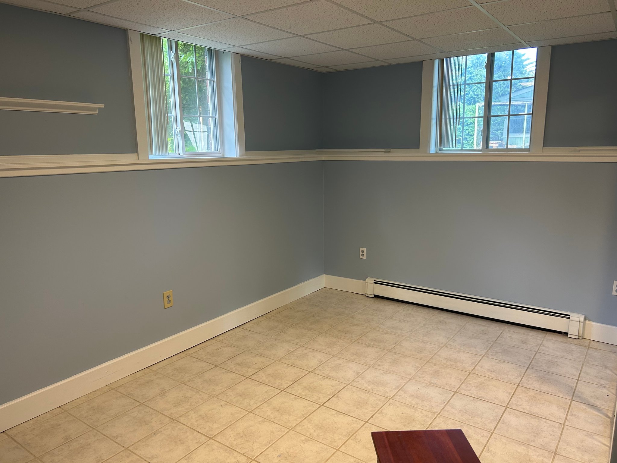 Windsor Locks Apartment: 434 Elm St