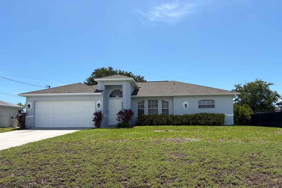Cape Coral House: 2124 NW 18th Ave