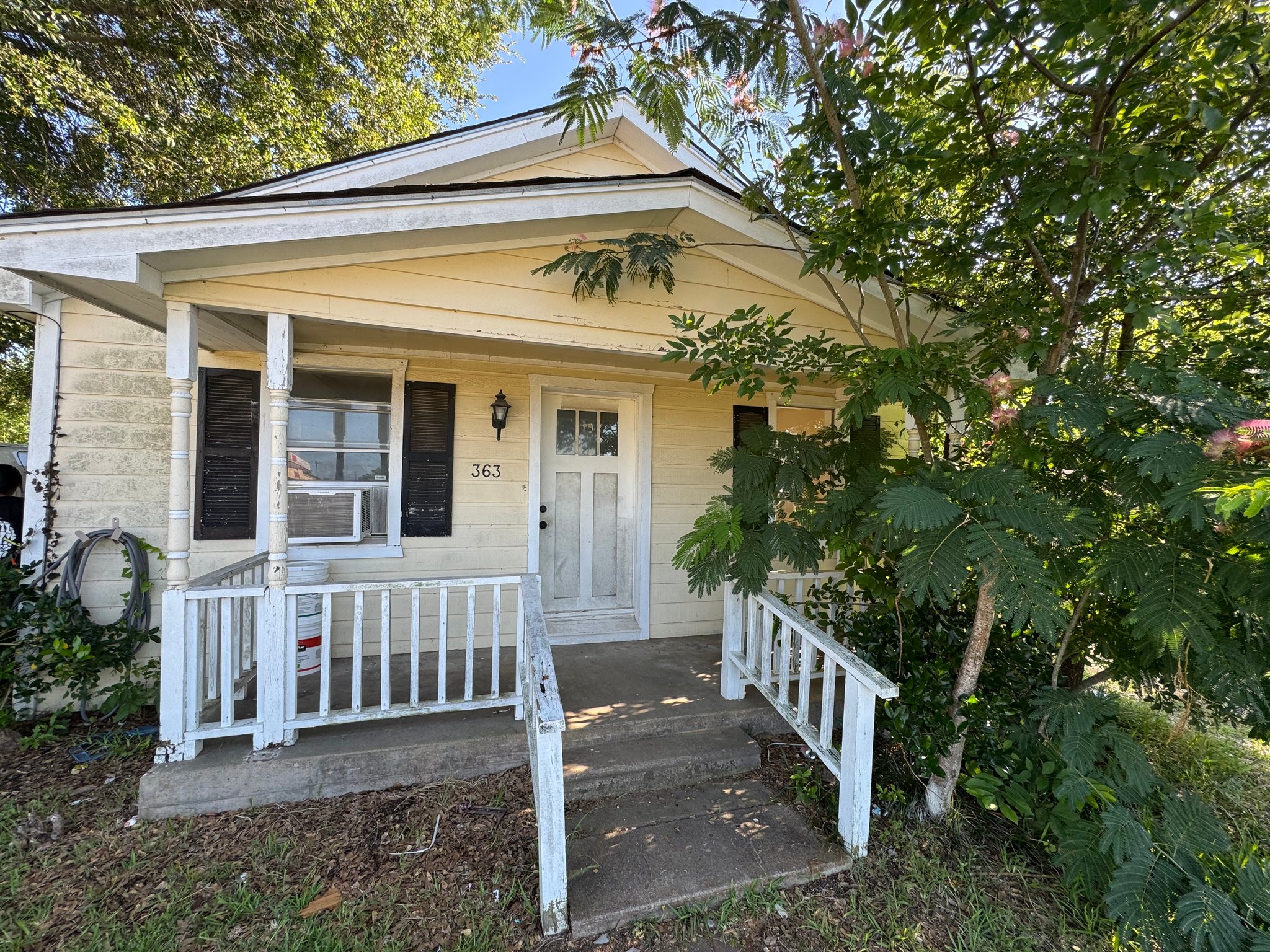 Huntsville House: 363 State Highway 75 N,