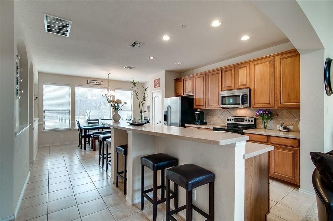 Carrollton House: 2116 McParland Ct