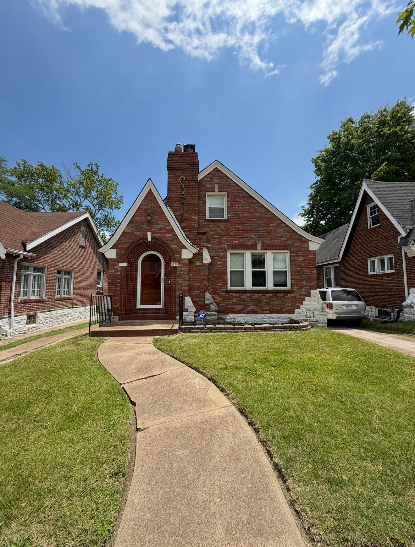 Saint Louis House: 5730 Park Ln