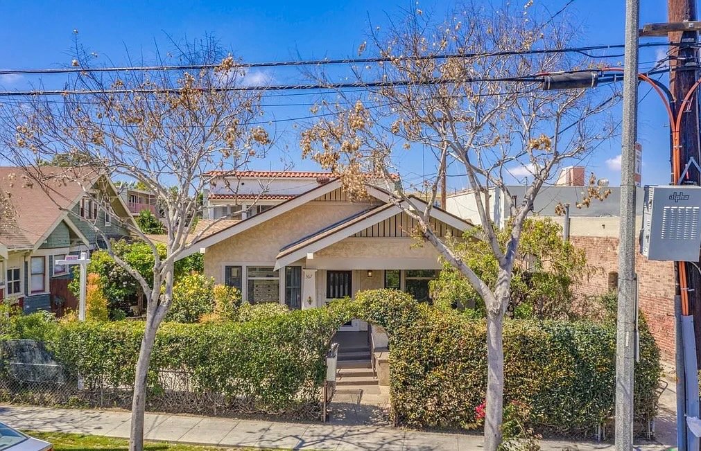 Long Beach House: 367 Junipero Ave