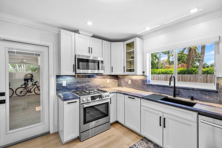 Boynton Beach House: 2866 SW 8th Street
