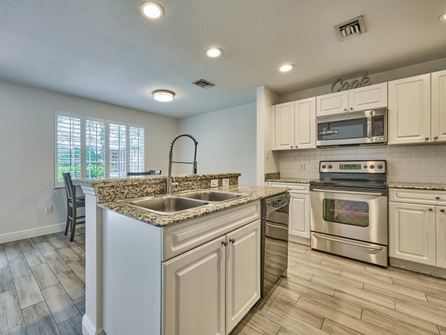 Boynton Beach Townhome: 6725 Old Farm Trail
