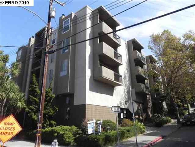 Oakland Condo: 150 Pearl St