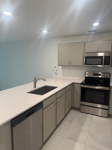 Greenacres Townhome: 6733 Broadwater Lane