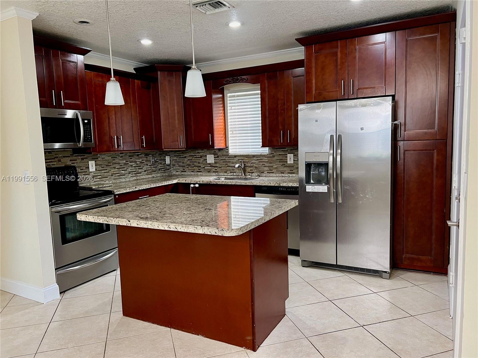 Coral Springs Townhome: 10560 NW 57th Court