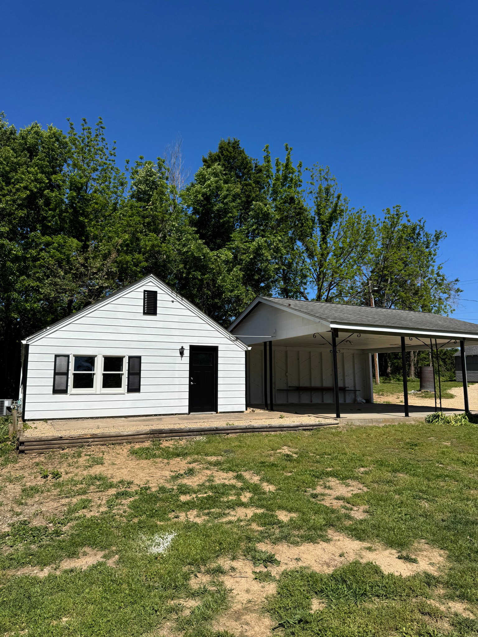 Farmington House: 3485 Bray Rd