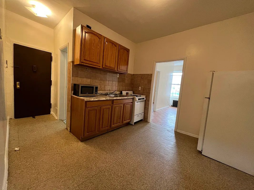 Brooklyn Apartment: 602 New Lots Ave