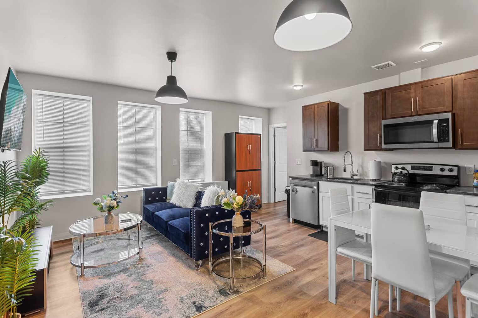 Detroit Apartment: 1800 West Bethune Street,
