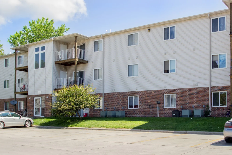 Council Bluffs Multiplex: 649 Parkwild Dr