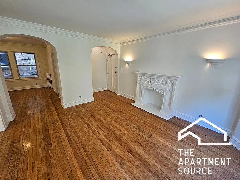 Evanston Apartment: 932 Judson Ave.