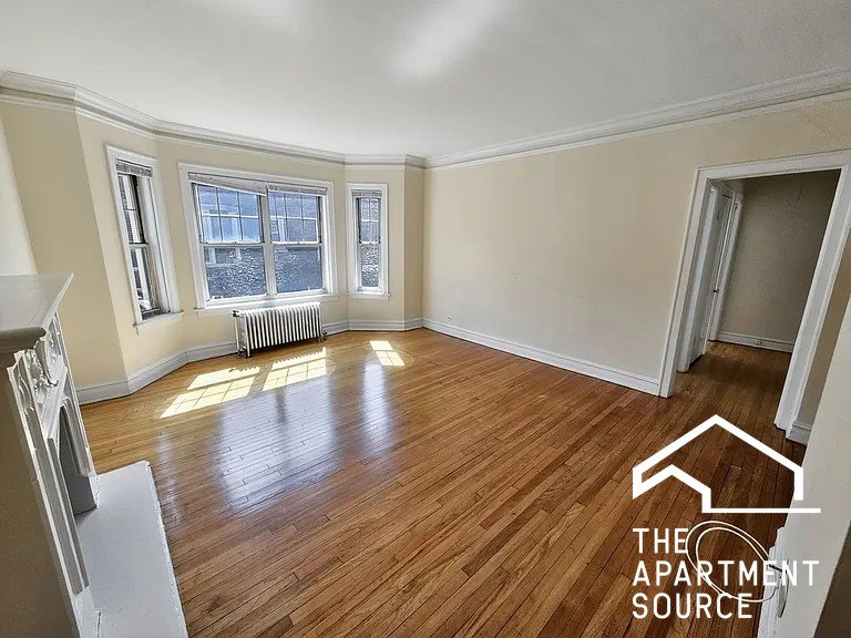 Evanston Apartment: 936 Judson Ave
