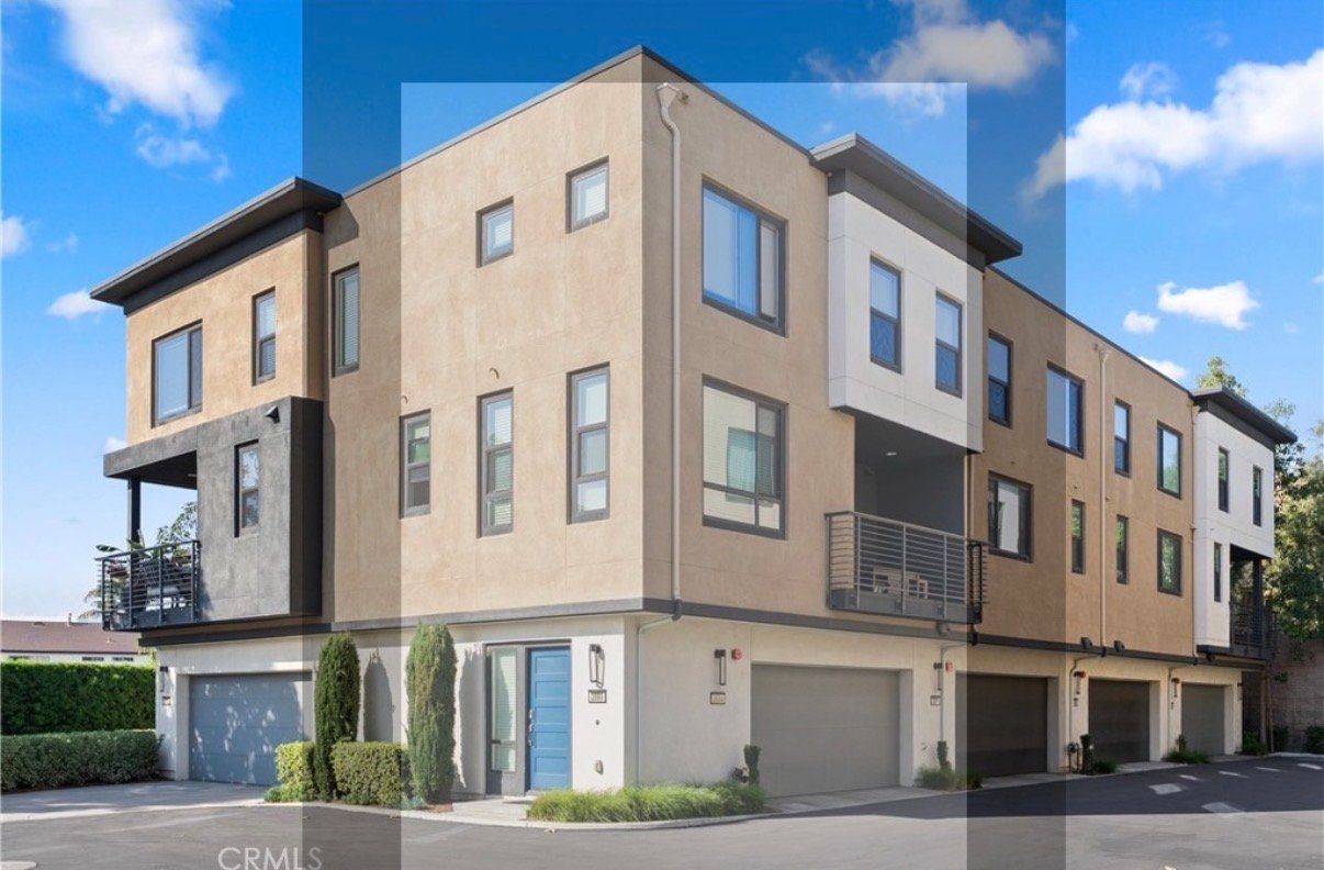 Orange Townhome: 2884 N. Glassell St.