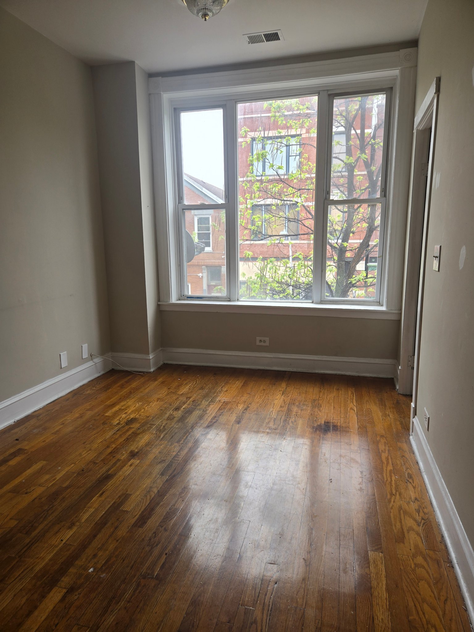 Chicago Apartment: 2238 W 21st Street