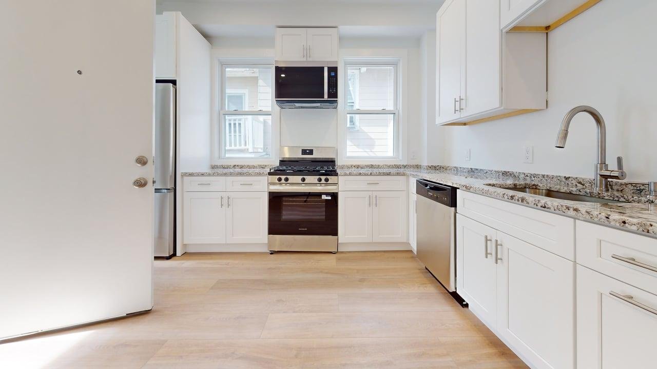 Brighton Single Room: 10 Bigelow St