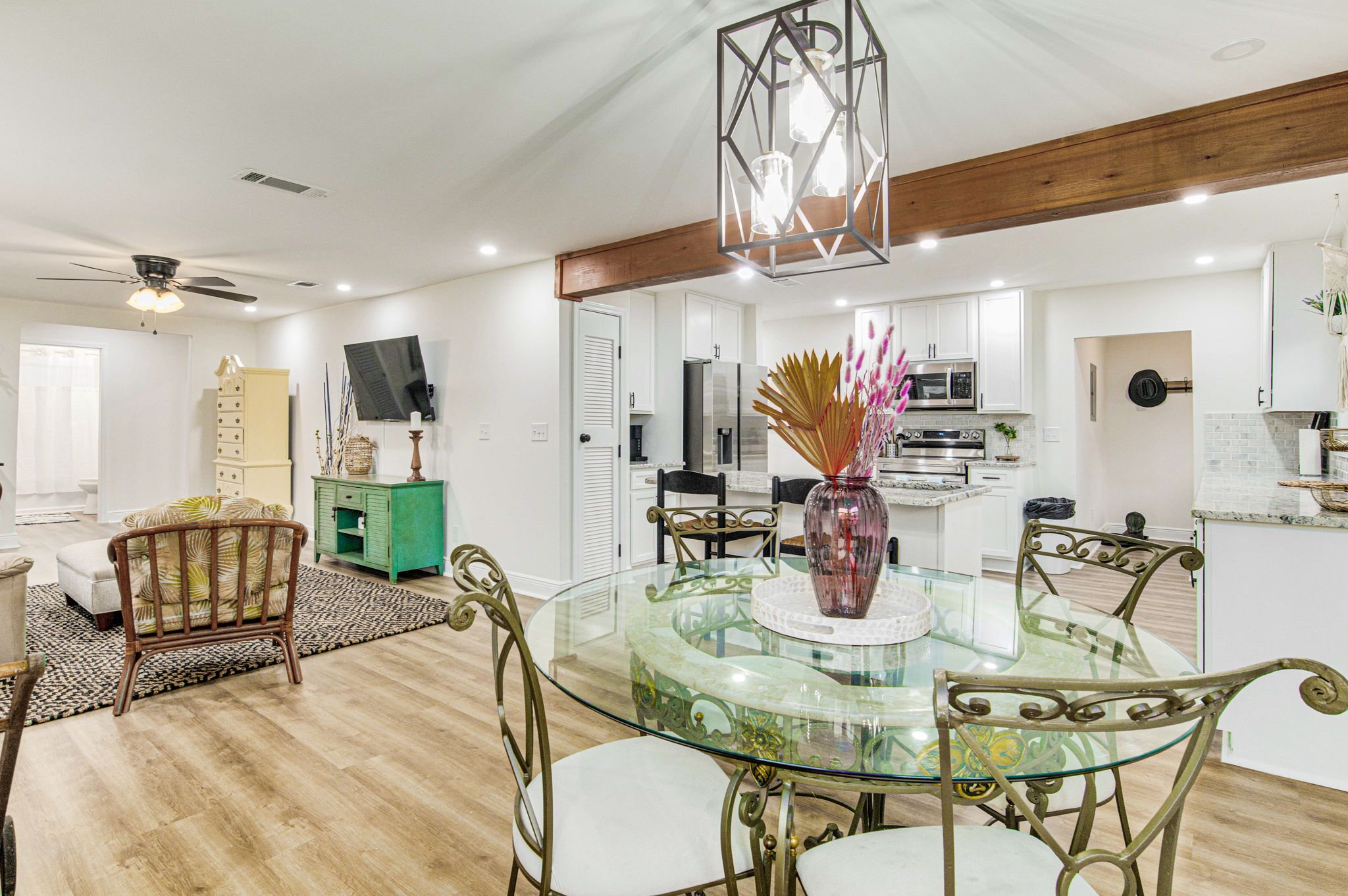 Pensacola House: 814 W Gonzalez St