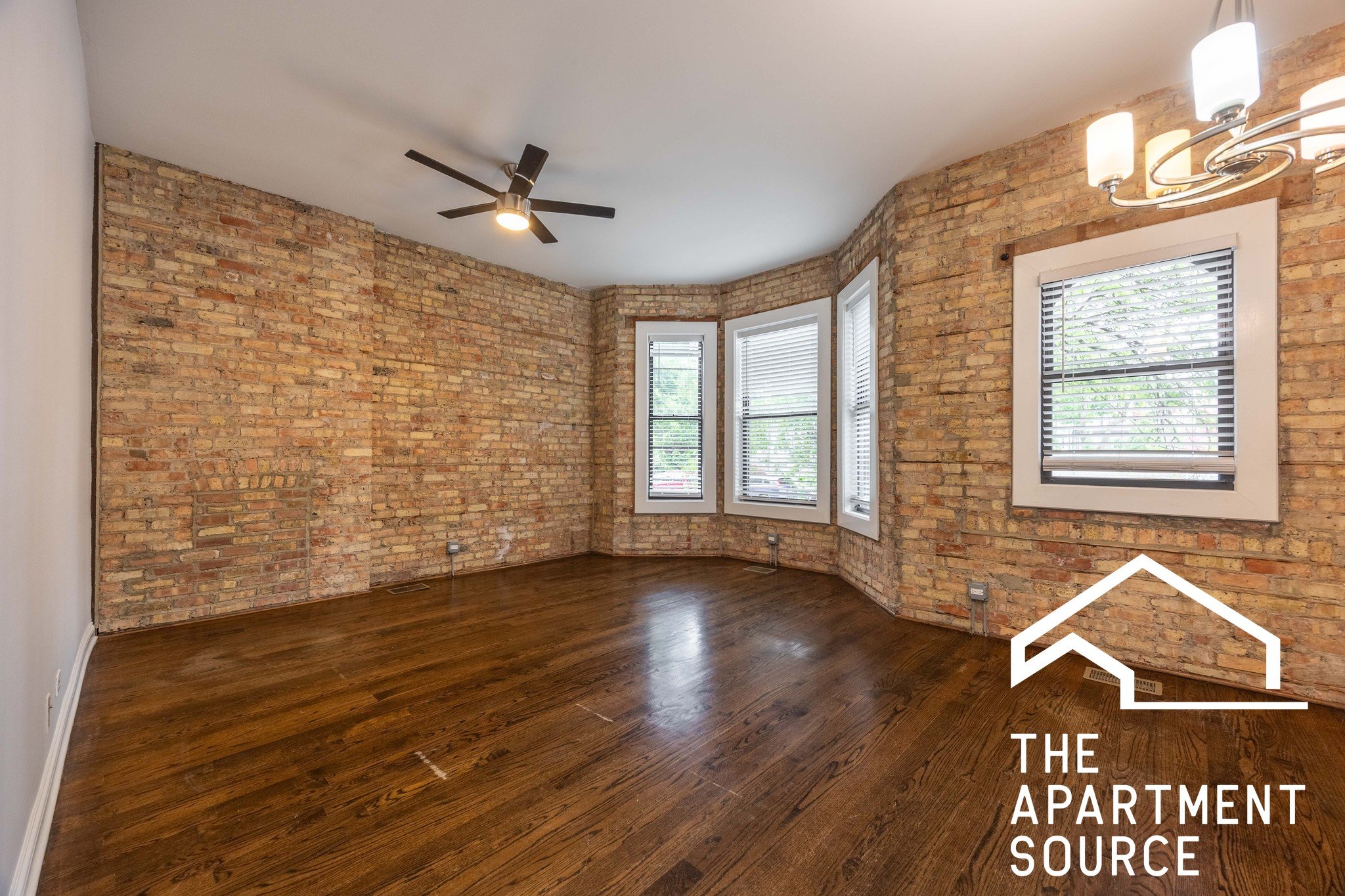 Chicago Apartment: 1756 West Montrose Ave