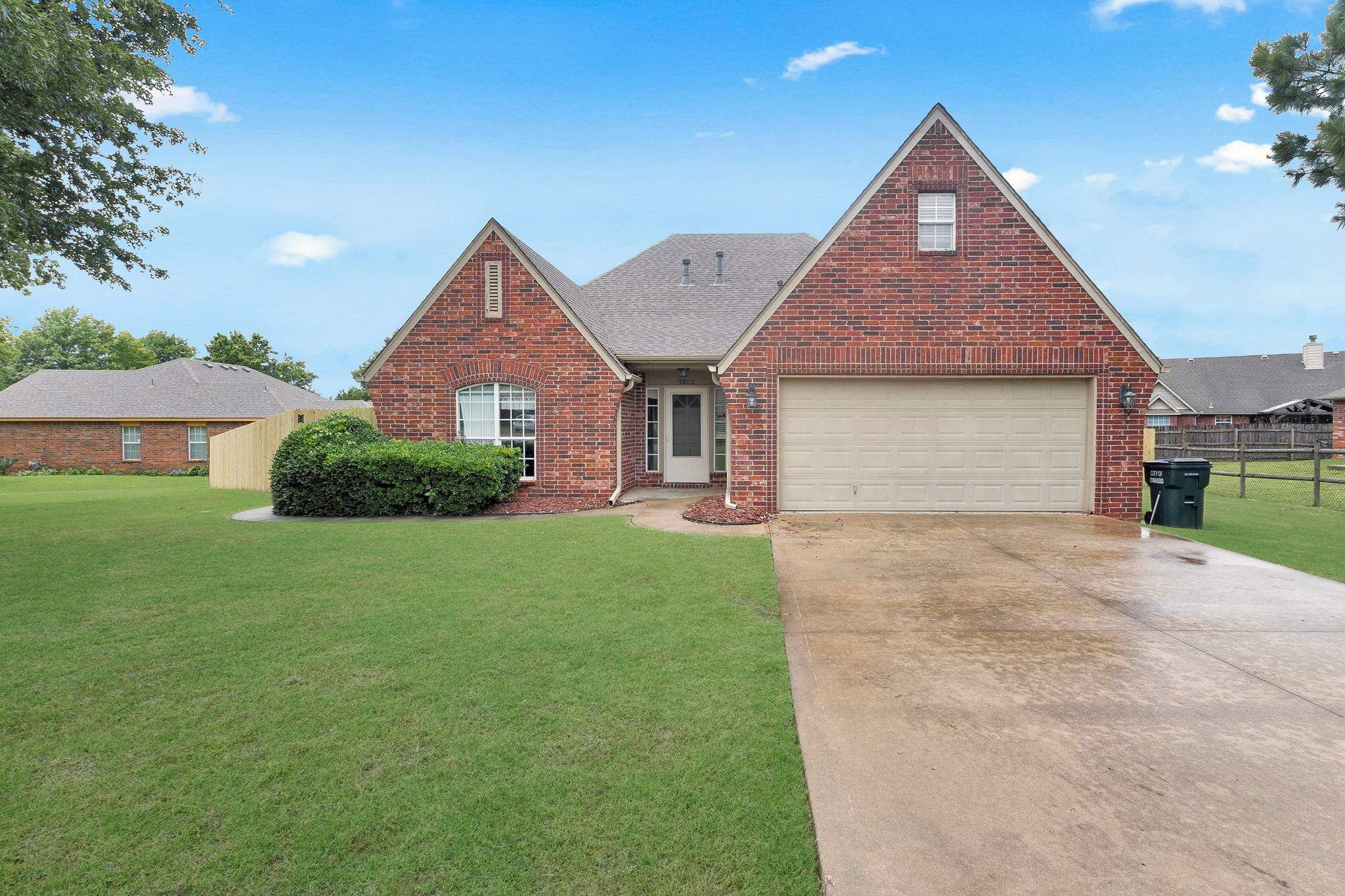 Owasso House: 9802 N 102nd Ave E