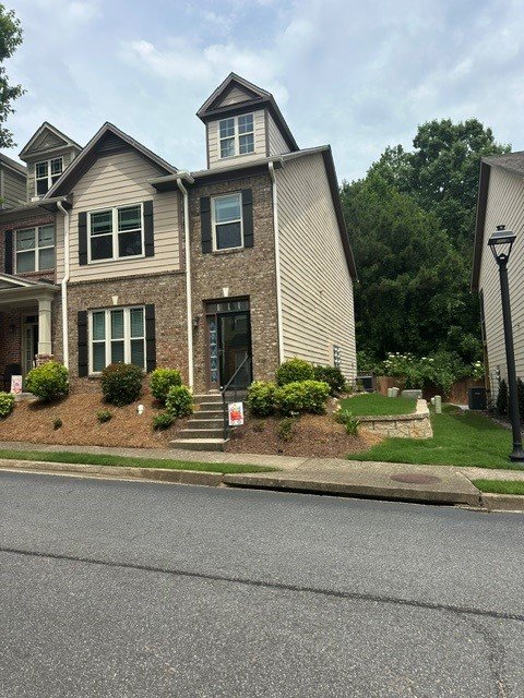 Woodstock Townhome: 535 ridge view xing