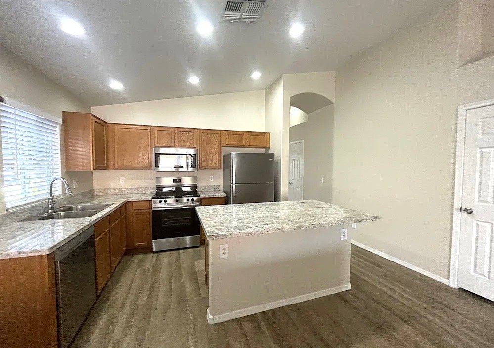 Tacoma House: 7804 28th Ave E