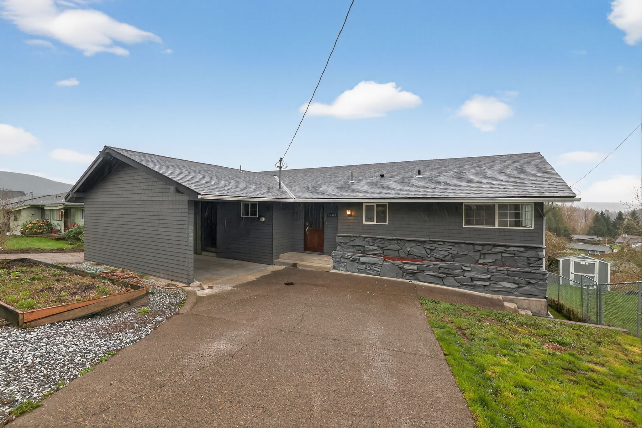 Kelso House: 2404 Bloyd St