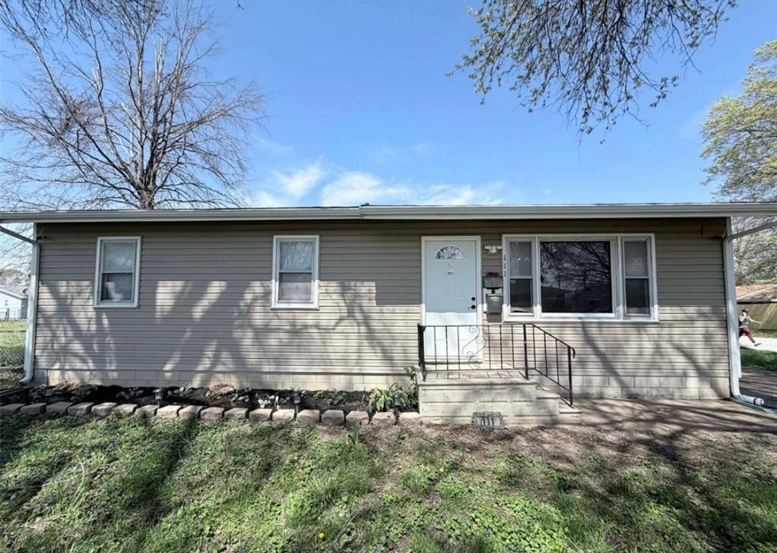 Cahokia House: 111 Miskell Blvd