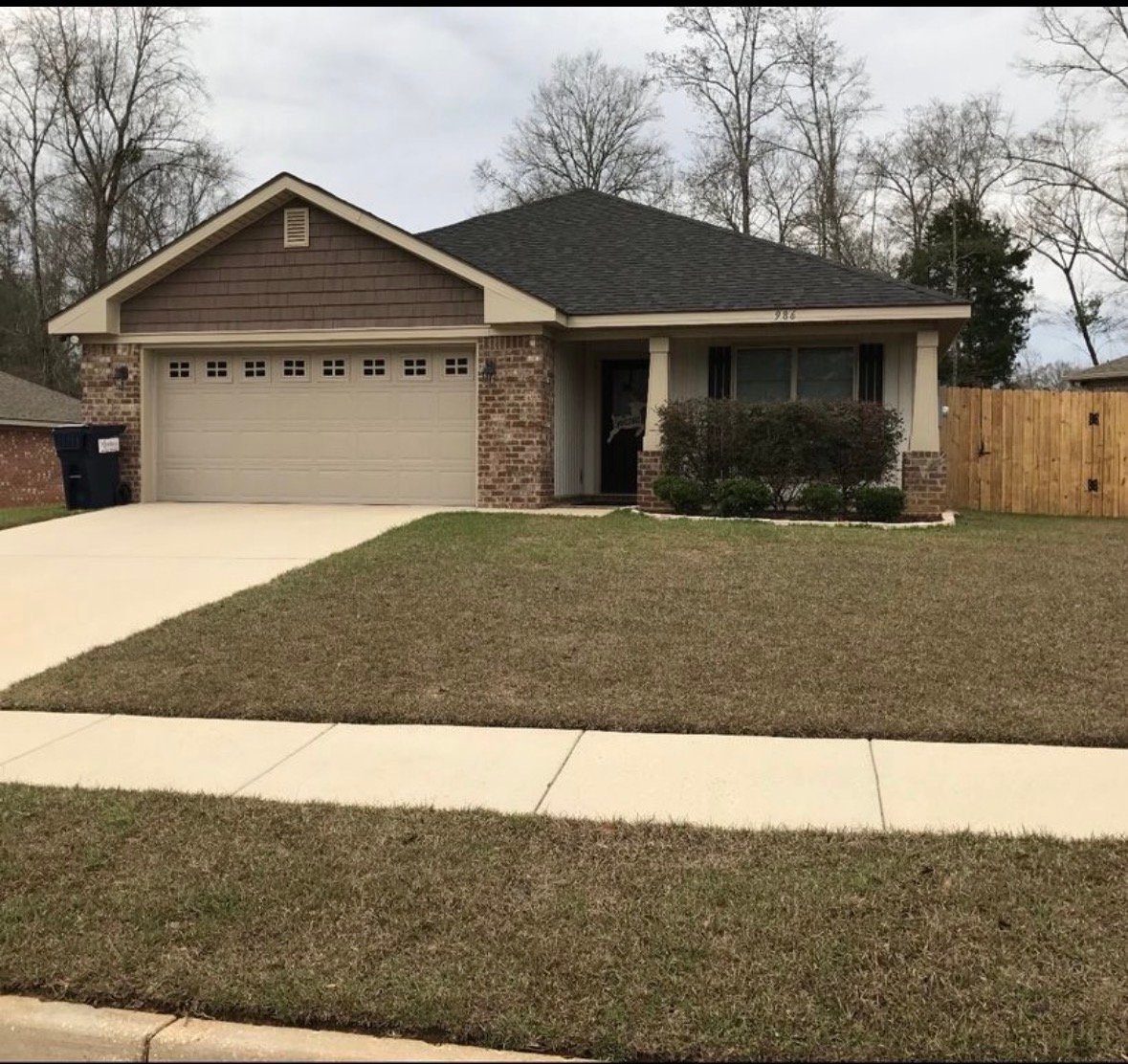 Mobile House: 986 Tudor Ln