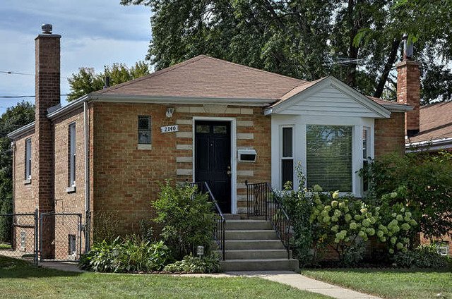 Evanston House: 2140 Dobson