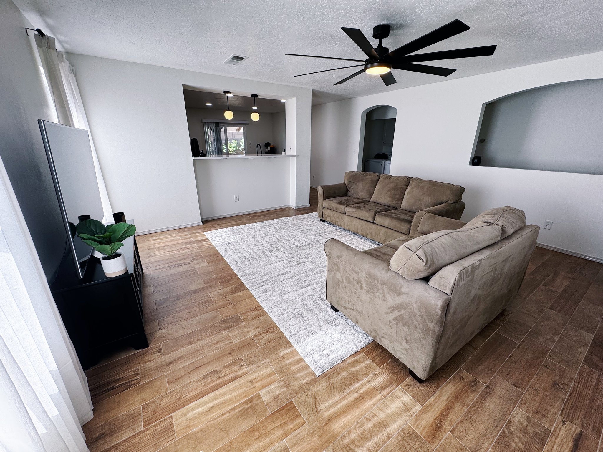 Albuquerque House: 7520 Button Quail Ave NW